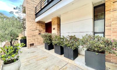 Apartamento de 4 alcobas en venta en Chico, Bogotá, 420 m² · foto 2 de 20