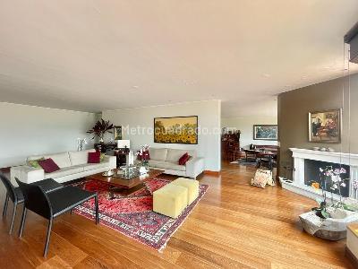 Apartamento de 4 alcobas en venta en Cerros De Niza, Bogotá, 310 m² · foto 9 de 19