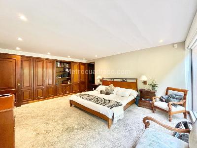 Apartamento de 4 alcobas en venta en Cerros De Niza, Bogotá, 310 m² · foto 11 de 19