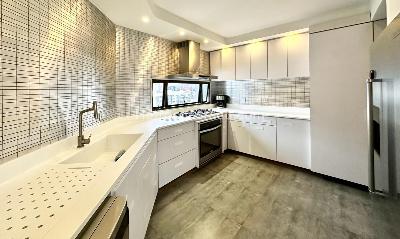 Apartamento de 3 alcobas en venta en Santa Barbara, Bogotá, 178 m² · foto 4 de 19