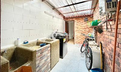 Casa de 3 alcobas en venta en Santa Barbara, Bogotá, 230 m² · foto 9 de 13