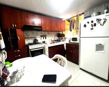 Casa de 3 alcobas en venta en Alamos Norte, Bogotá, 144 m² · foto 10 de 17