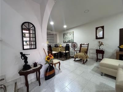 Casa de 3 alcobas en venta en Av Libertador, Santa Marta, 94 m² · foto 2 de 20