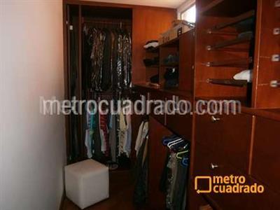 Apartamento de 3 alcobas en venta en Chico Virrey, Bogotá, 250 m² · foto 11 de 20