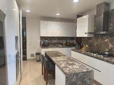 Apartamento de 3 alcobas en venta en Rosales Bella Vista, Bogotá, 321 m² · foto 8 de 20