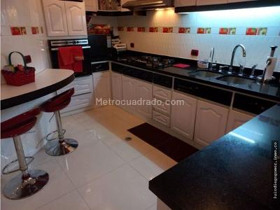 Apartamento de 3 alcobas en venta en Santa Barbara Unicentro Buganvillia, Bogotá, 173 m² · foto 12 de 20
