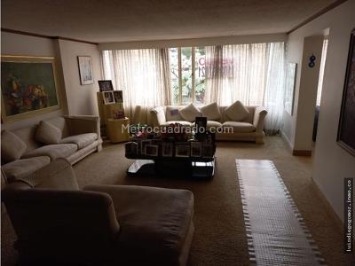 Apartamento de 3 alcobas en venta en Santa Barbara Unicentro Buganvillia, Bogotá, 173 m² · foto 2 de 20