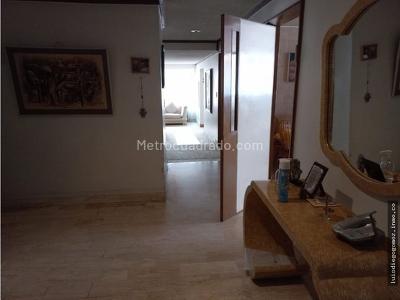 Apartamento de 3 alcobas en venta en Santa Barbara Unicentro Buganvillia, Bogotá, 173 m² · foto 3 de 20