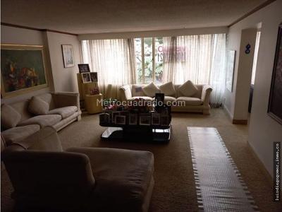 Apartamento en venta en Chico Museo, Bogotá · foto 2 de 13