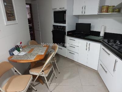Apartamento de 3 alcobas en venta en Bella Suiza Baja, Bogotá, 230 m² · foto 17 de 20
