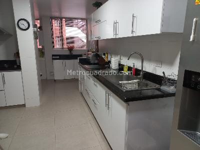 Apartamento de 3 alcobas en venta en Bella Suiza Baja, Bogotá, 230 m² · foto 18 de 20