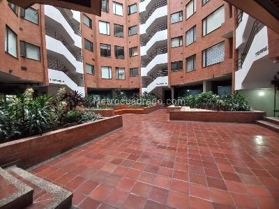 Apartamento de 3 alcobas en venta en Bella Suiza Baja, Bogotá, 230 m² · foto 19 de 20