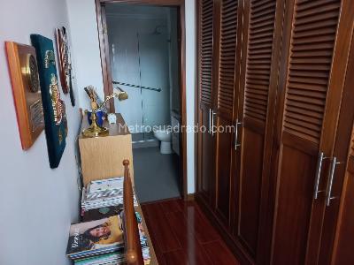 Apartamento de 3 alcobas en venta en Bella Suiza Baja, Bogotá, 230 m² · foto 4 de 20