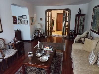 Apartamento de 3 alcobas en venta en Bella Suiza Baja, Bogotá, 230 m² · foto 9 de 20