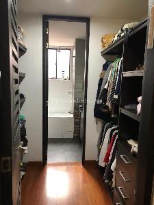 Apartamento de 3 alcobas en venta en Chico Nogal, Bogotá, 172 m² · foto 13 de 16