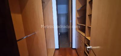 Apartamento de 3 alcobas en venta en Chico Reservado, Bogotá, 169 m² · foto 5 de 18