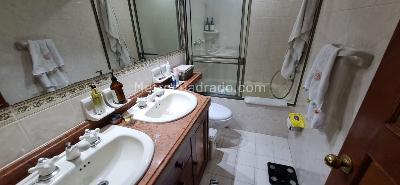 Apartamento de 3 alcobas en venta en Santa Barbara Central, Bogotá, 155 m² · foto 10 de 18