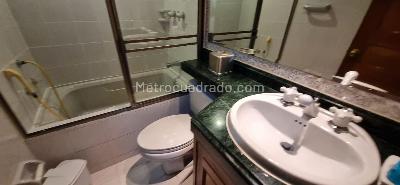 Apartamento de 3 alcobas en venta en Santa Barbara Usaquen, Bogotá, 174 m² · foto 7 de 20