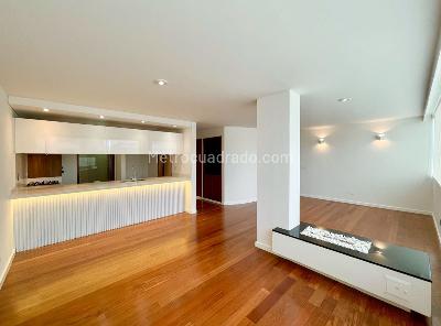 Apartamento en venta en Santa Barbara Central, Bogotá · foto 2 de 9