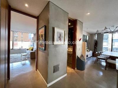 Apartamento de 2 alcobas en venta en Chico Bajo, Bogotá, 120 m² · foto 2 de 20