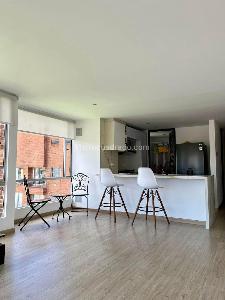 Apartamento de 3 alcobas en venta en Santa Barbara Occidental Usaqu¿, Bogotá, 105 m² · foto 3 de 9