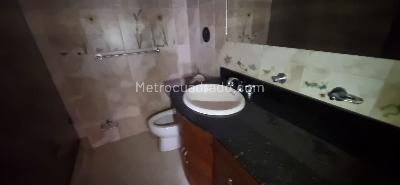 Apartamento de 3 alcobas en venta en Chico Bajo, Bogotá, 144 m² · foto 3 de 15