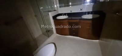 Apartamento de 3 alcobas en venta en Chico Bajo, Bogotá, 144 m² · foto 5 de 15