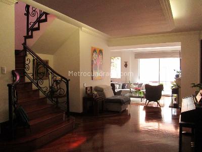Apartamento de 3 alcobas en venta en Chico Reservado, Bogotá, 274 m² · foto 4 de 20