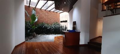 Apartamento de 2 alcobas en venta en Chico Museo, Bogotá, 180 m² · foto 2 de 20