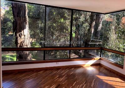 Apartamento de 2 alcobas en arriendo en Chico Virrey, Bogotá, 180 m² · foto 2 de 9