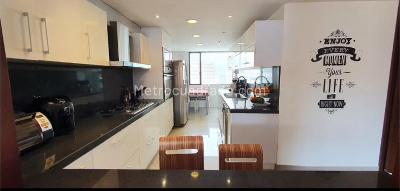 Apartamento de 3 alcobas en venta en Los Rosales Chico, Bogotá, 235 m² · foto 5 de 13