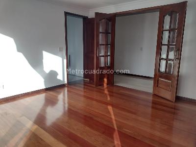 Apartamento de 3 alcobas en venta en Los Rosales Chico, Bogotá, 285 m² · foto 5 de 20