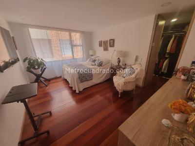 Apartamento de 3 alcobas en venta en La Cabrera, Bogotá, 176 m² · foto 2 de 20