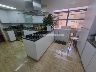 Apartamento de 3 alcobas en venta en La Cabrera, Bogotá, 176 m² · foto 8 de 20