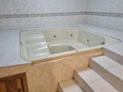 Apartamento en venta en Santa Barbara Occidental, Bogotá · foto 3 de 20