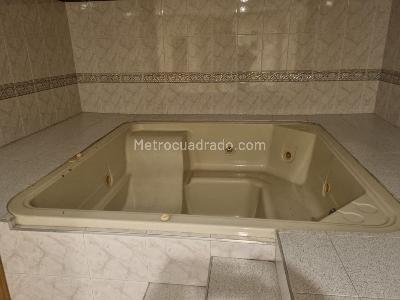 Apartamento en venta en Santa Barbara Occidental, Bogotá · foto 4 de 20
