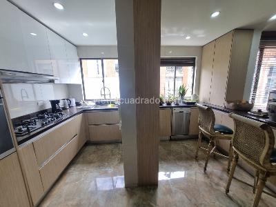 Apartamento de 2 alcobas en venta en Chico Reservado, Bogotá, 196 m² · foto 19 de 20