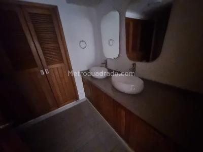 Apartamento de 3 alcobas en venta en La Cabrera, Bogotá, 312 m² · foto 10 de 18