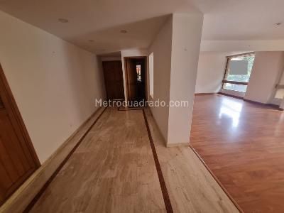 Apartamento de 3 alcobas en venta en La Cabrera, Bogotá, 312 m² · foto 13 de 18