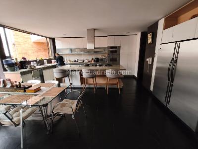 Apartamento de 4 alcobas en venta en Santa Barbara Central, Bogotá, 571 m² · foto 19 de 20