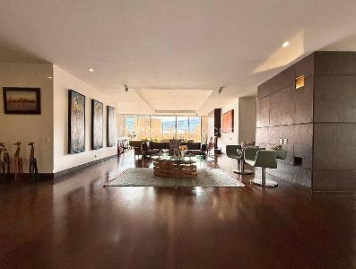 Apartamento de 4 alcobas en venta en Santa Barbara Central, Bogotá, 571 m² · foto 2 de 20