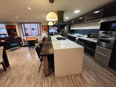 Apartamento de 3 alcobas en venta en Santa Barbara Central, Bogotá, 178 m² · foto 18 de 19
