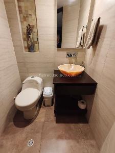 Apartamento de 3 alcobas en venta en Santa Barbara Central, Bogotá, 178 m² · foto 2 de 19