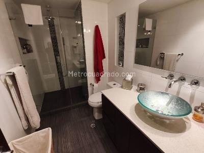 Apartamento de 3 alcobas en venta en Santa Barbara Central, Bogotá, 178 m² · foto 8 de 19