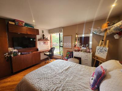 Apartamento de 3 alcobas en venta en Santa Barbara Central, Bogotá, 150 m² · foto 11 de 18