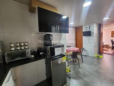 Apartamento de 3 alcobas en venta en Santa Barbara Central, Bogotá, 150 m² · foto 12 de 18