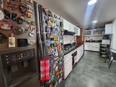 Apartamento de 3 alcobas en venta en Santa Barbara Central, Bogotá, 150 m² · foto 14 de 18