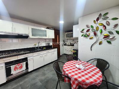 Apartamento de 3 alcobas en venta en Santa Barbara Central, Bogotá, 150 m² · foto 18 de 18
