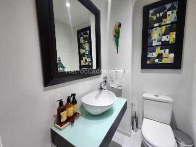 Apartamento de 3 alcobas en venta en Santa Barbara Central, Bogotá, 150 m² · foto 8 de 18