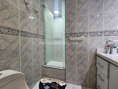 Apartamento de 3 alcobas en venta en Santa Barbara Central, Bogotá, 150 m² · foto 9 de 18